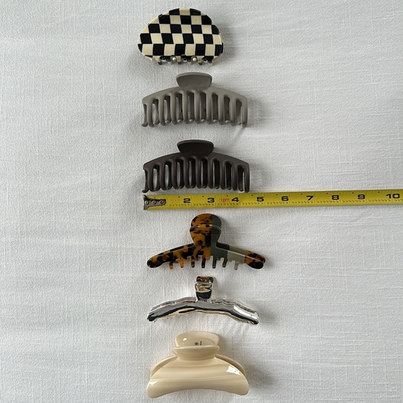 Bundle of Hairclips - Picture 6 of 6